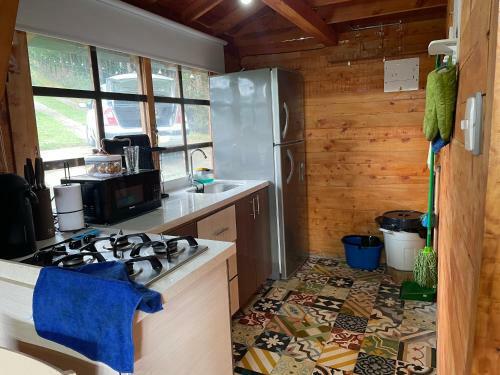 Apartamento Lovely Two Bedroom Cabin On Avocado Farm