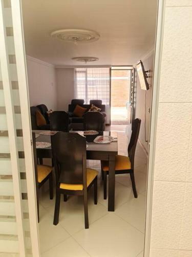 Apartamento Agradable Casa Familiar Con Parqueadero Privado