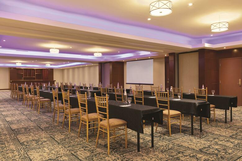Hotel Park Inn By Radisson Toronto Airport West