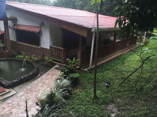 Caba�a Con Piscina En Minca