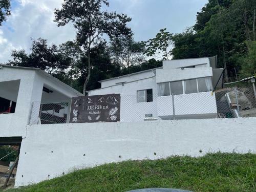 Villa Blue River
