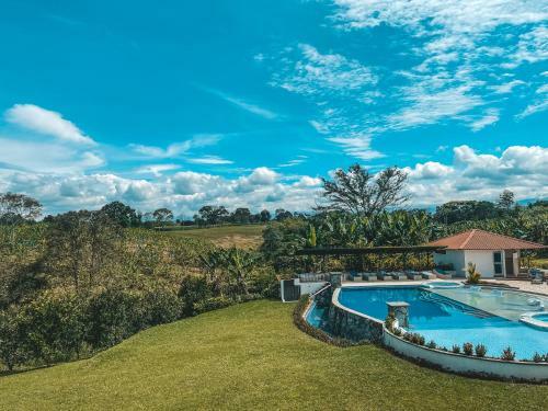 Hotel Casona Montanesa Quind�o Eje Cafetero