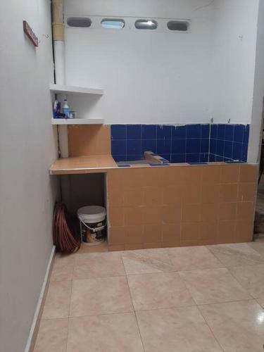 Casa Con Excelente Ubicaci�n, Amplia Y Fresca.