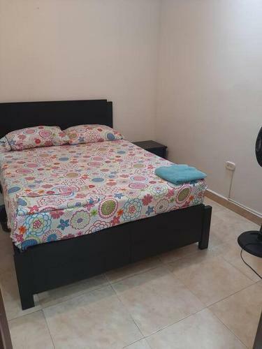 Casa Con Excelente Ubicaci�n, Amplia Y Fresca.