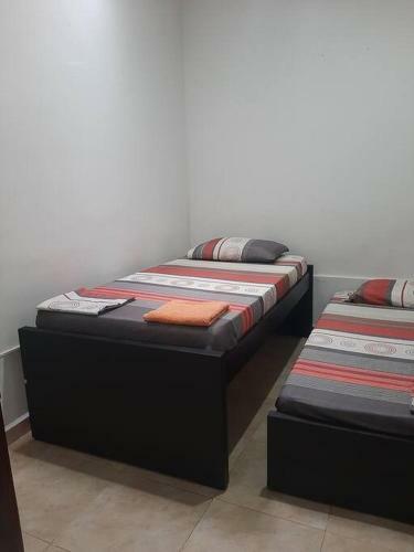 Casa Con Excelente Ubicaci�n, Amplia Y Fresca.