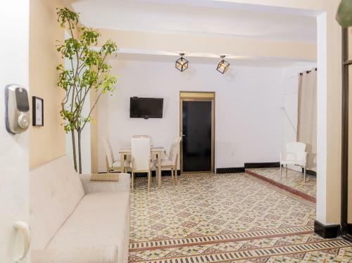Republican Corner Apartment 201