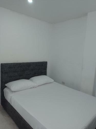 J.r Hotel