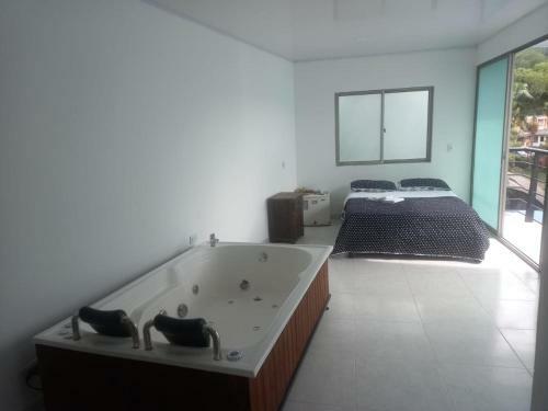 Hotel Los Heroes