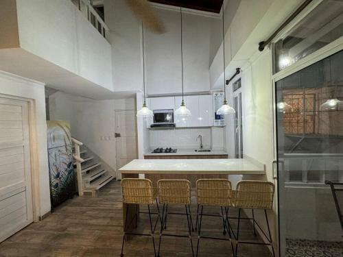 C�modo Apartamento Con Vista Al Mar Y La Monta�a