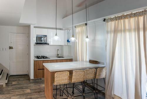 C�modo Apartamento Con Vista Al Mar Y La Monta�a