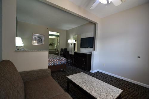 Relax Inn Motel And Suites Omaha