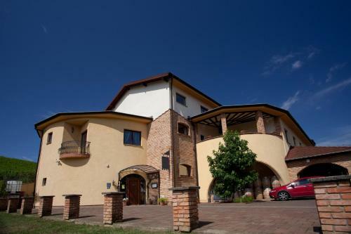 Stupni?ki Dvori Winery Hotel