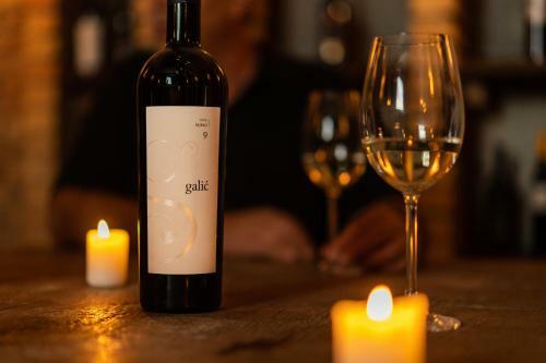 Stupni?ki Dvori Winery Hotel
