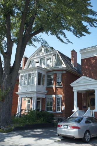 Bed & Breakfast Rideau Inn