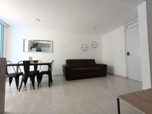 Apartamentos En Club Residencial Con Piscina