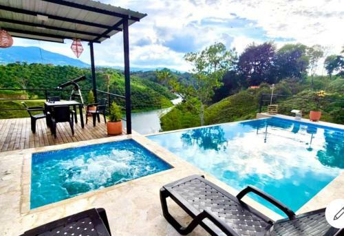 Hostal Hermosa Habitaci�n 202!!