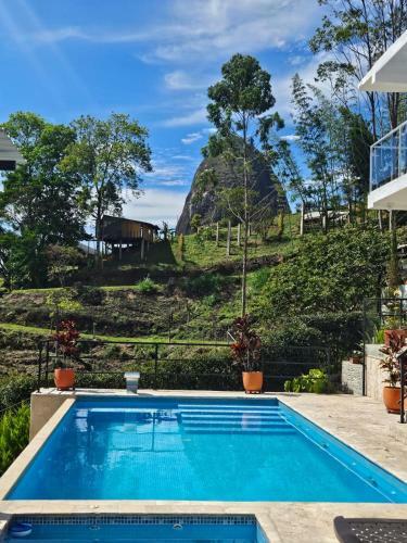 Hostal Hermosa Habitaci�n 202!!