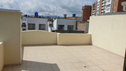 Casa Grande Con Parqueadero