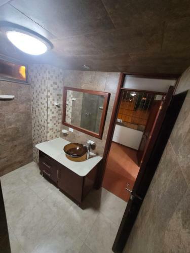 Casa Grande Con Parqueadero