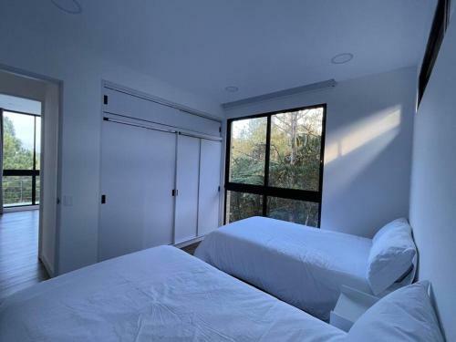 Aqua Guatap� - Lakeside Luxury Villa