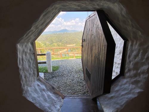 Hobbit Hotel Ecolodge- Guatap�