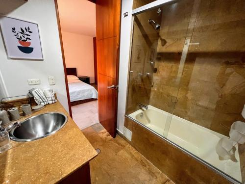 Apartamento Exclusivo, Acogedor Apto En El Poblado: Cerca De Todo!