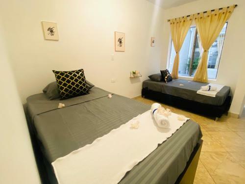 Laureles, Hermosa Casa Grande