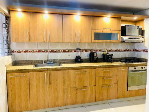 Laureles, Hermosa Casa Grande