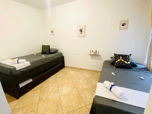 Laureles, Hermosa Casa Grande