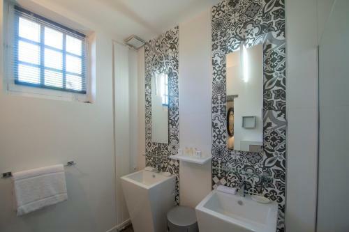 Hostal Ch�teau De La Ronde