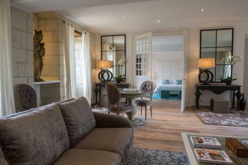 Hostal Ch�teau De La Ronde