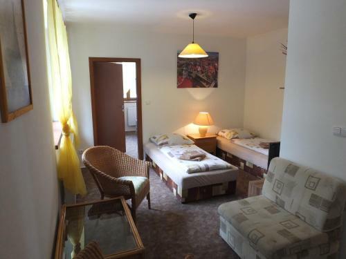 Hostal Apartm�n H+z