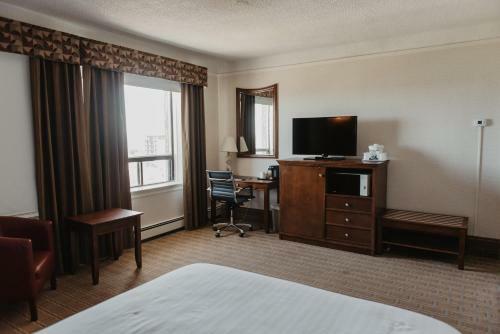 Prince Arthur Waterfront Hotel & Suites