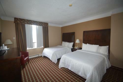 Prince Arthur Waterfront Hotel & Suites