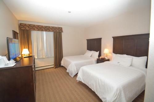 Prince Arthur Waterfront Hotel & Suites