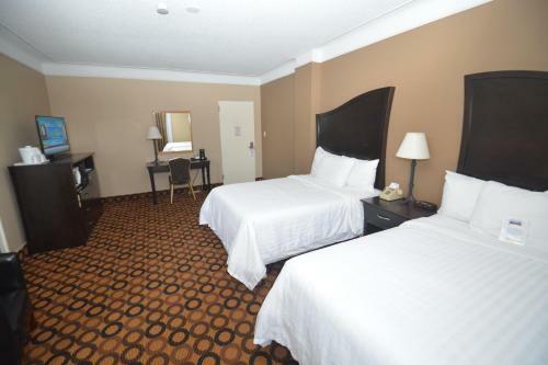Prince Arthur Waterfront Hotel & Suites