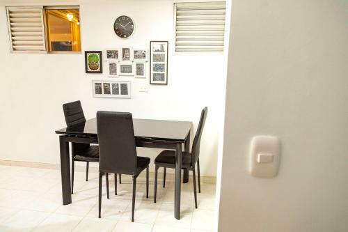 Apartamento Casa En Laureles Privada, Acogedora, C�moda Y Amplia