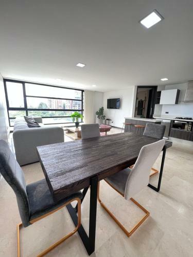 Spacious Apartments With High Views From Poblado