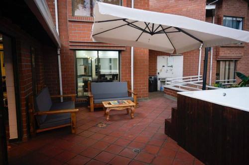 Villa El Poblado/elegante/confortable/ac/jacuzzi/billar