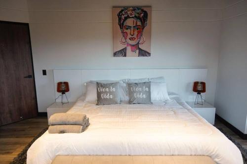 Villa El Poblado/elegante/confortable/ac/jacuzzi/billar