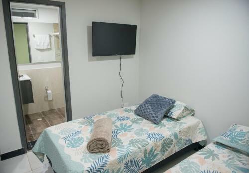 Hostal Casa Tangara Caf� Y Hospedaje