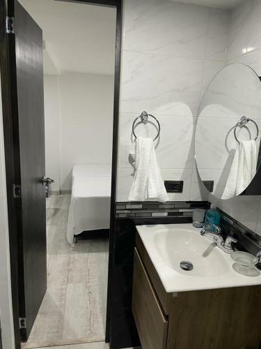Apartamento Cerca Al Poblado Edificio 2 Sur