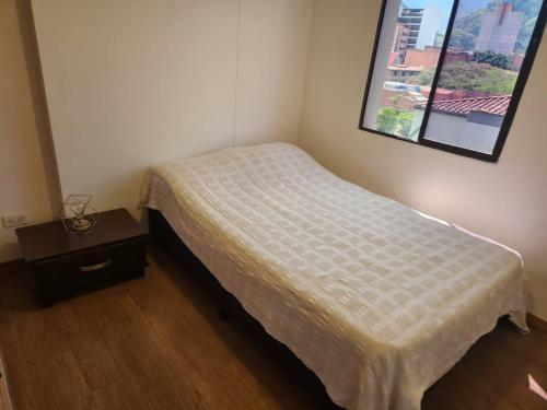 Apartamento Amoblado Cerca Centro Comercial Los Molinos