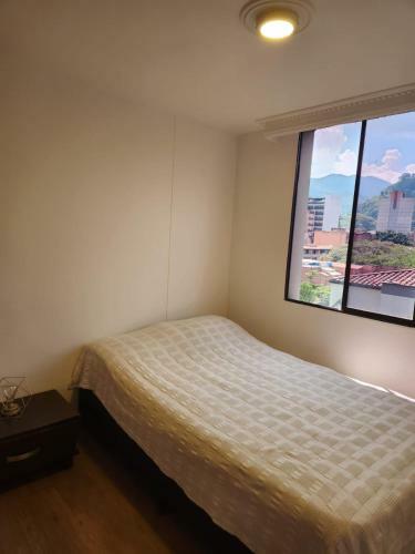 Apartamento Amoblado Cerca Centro Comercial Los Molinos