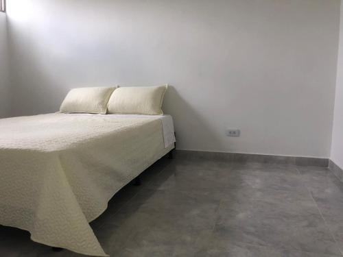 Apartamento C�modo , C�ntrico Y Bien Ubicado Apto 402