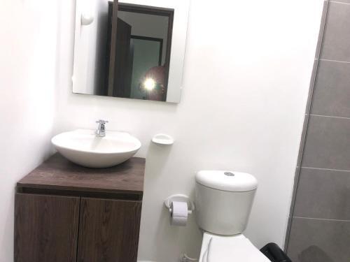 Apartamento C�modo , C�ntrico Y Bien Ubicado Apto 402
