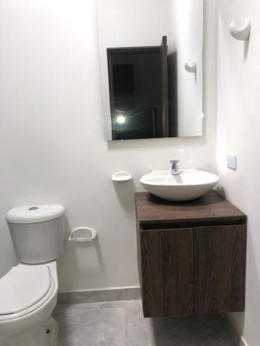 Apartamento C�modo, C�ntrico Y Bien Ubicado Apto 404