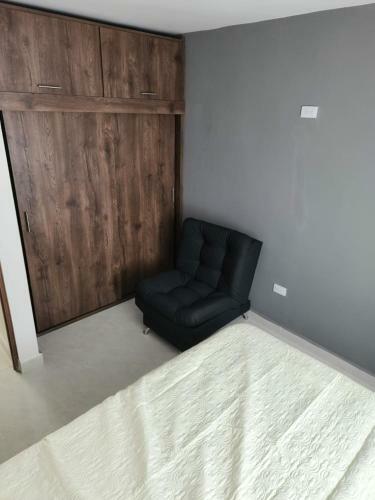 Elegante Y Amplio Apartamento