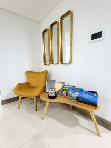 New Luxury 3 Bedroom Apartment In Great Area.