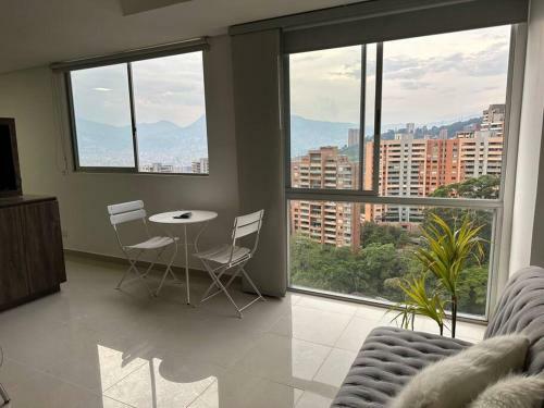 Apartamento Moderno Loft Poblado Con Vista A Las Monta�as 1712